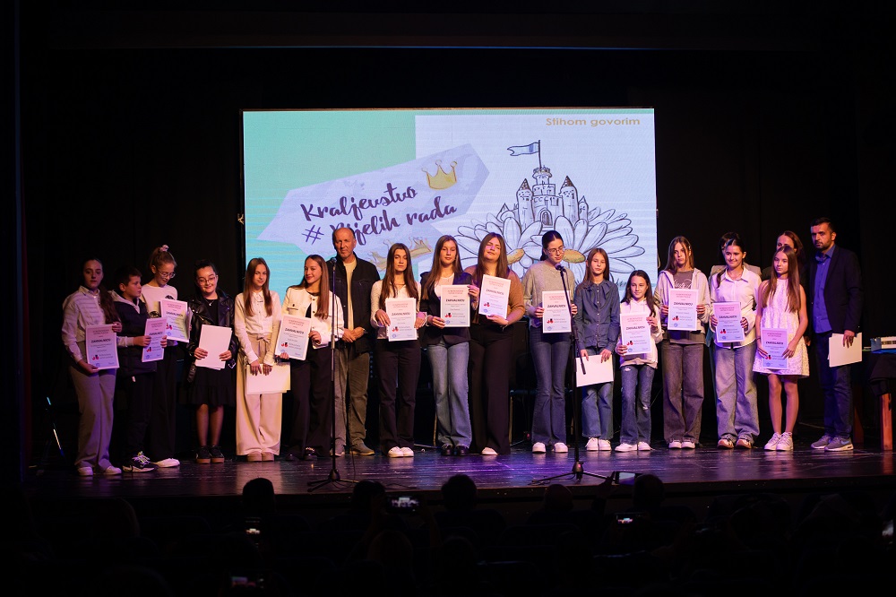 Uručene zahvalnice za polaznike radionice “Bajka o duhu”